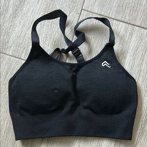 Black Seamless Sports Bra